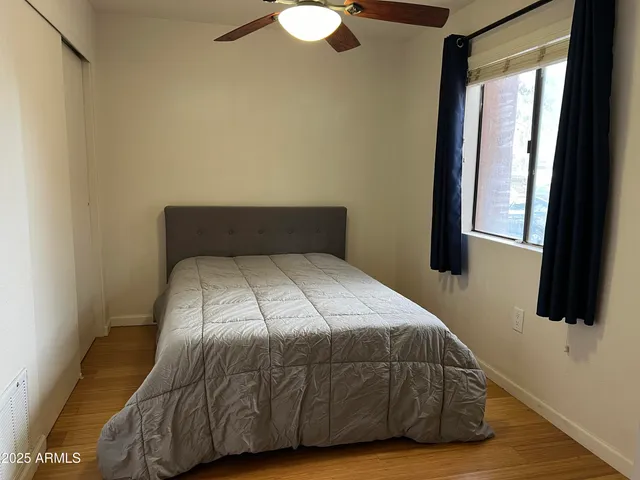 $2,000 | 4704 East Paradise Village Parkway North, Unit 129, Phoenix, AZ 85032