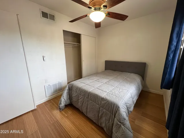 $2,000 | 4704 East Paradise Village Parkway North, Unit 129, Phoenix, AZ 85032