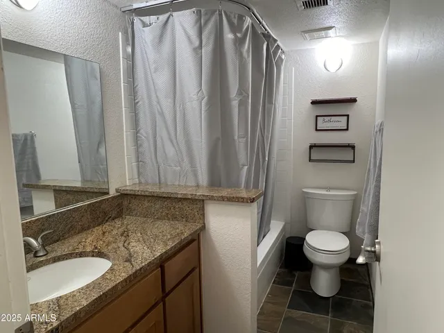 $2,000 | 4704 East Paradise Village Parkway North, Unit 129, Phoenix, AZ 85032