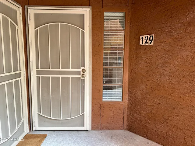 $2,000 | 4704 East Paradise Village Parkway North, Unit 129, Phoenix, AZ 85032