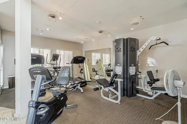 $2,000 | 4704 East Paradise Village Parkway North, Unit 129, Phoenix, AZ 85032