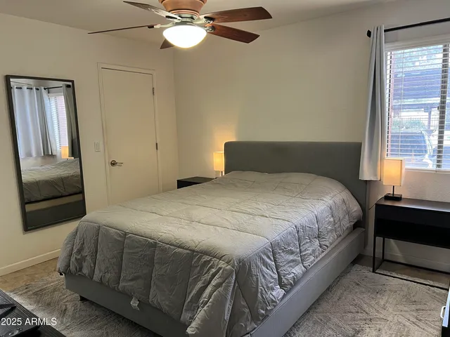 $2,000 | 4704 East Paradise Village Parkway North, Unit 129, Phoenix, AZ 85032