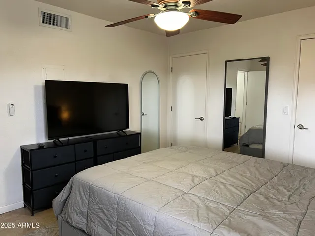 $2,000 | 4704 East Paradise Village Parkway North, Unit 129, Phoenix, AZ 85032