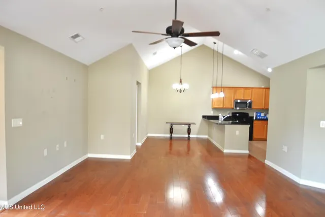 $295,000 | 8710 Parkview Oaks Circle, Olive Branch, MS 38654