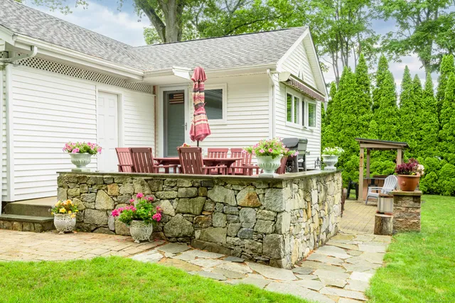 a view of outdoor space