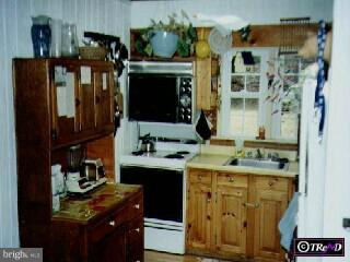 8 Rochsolach Road Paoli, PA 19301 - Photo 4 of 6 Gallery Image 4