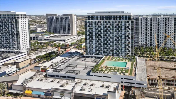 $3,300 | 5252 Northwest 85th Avenue, Unit 1110, Doral, FL 33166