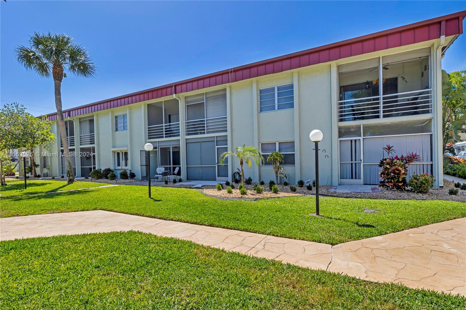 860 Southeast 6th Ave Unit 203  