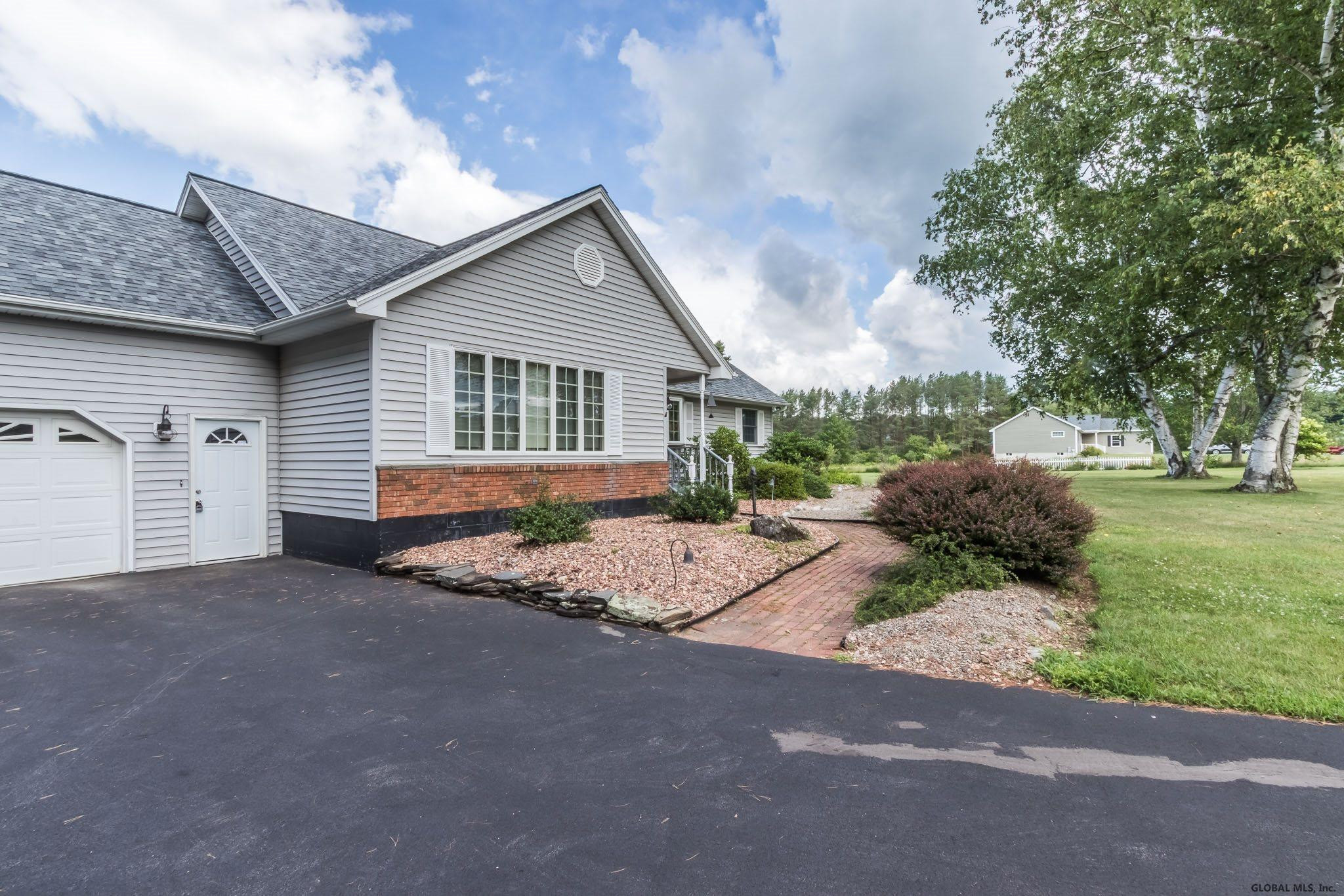 376 Mc Kay Road Perth, NY 12010 - Photo 4 of 46 Photo 4