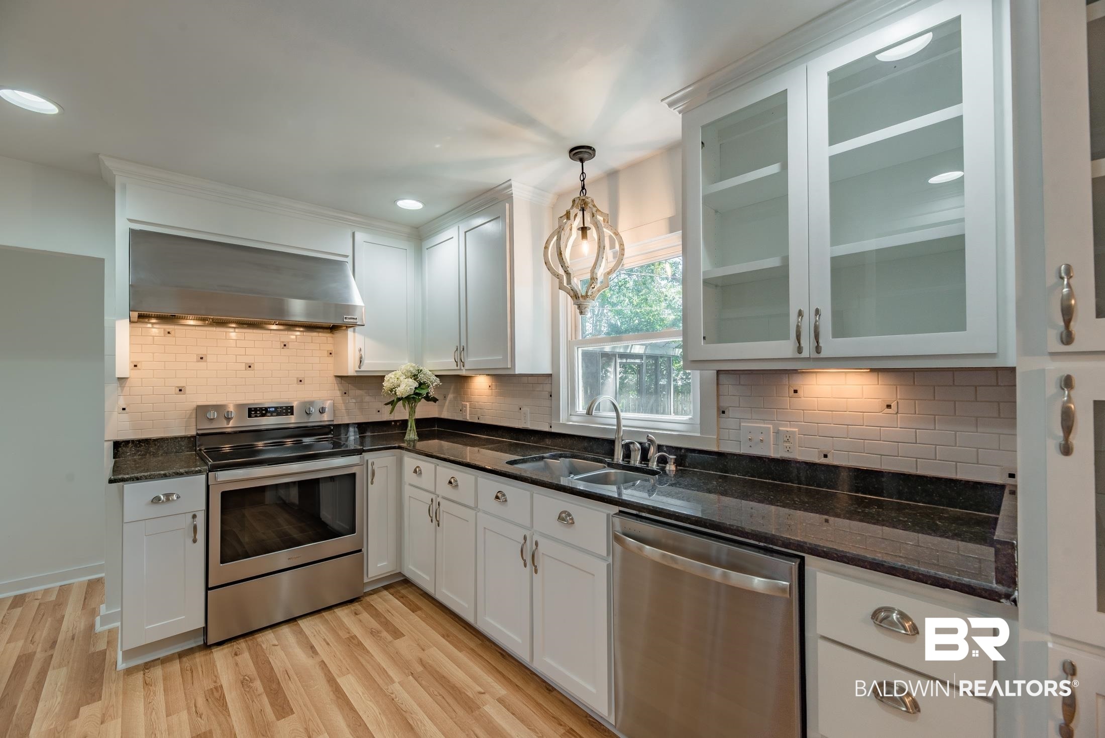 353 Azalea Street Fairhope, AL 36532 - Photo 3 of 49 New Stainless appliances