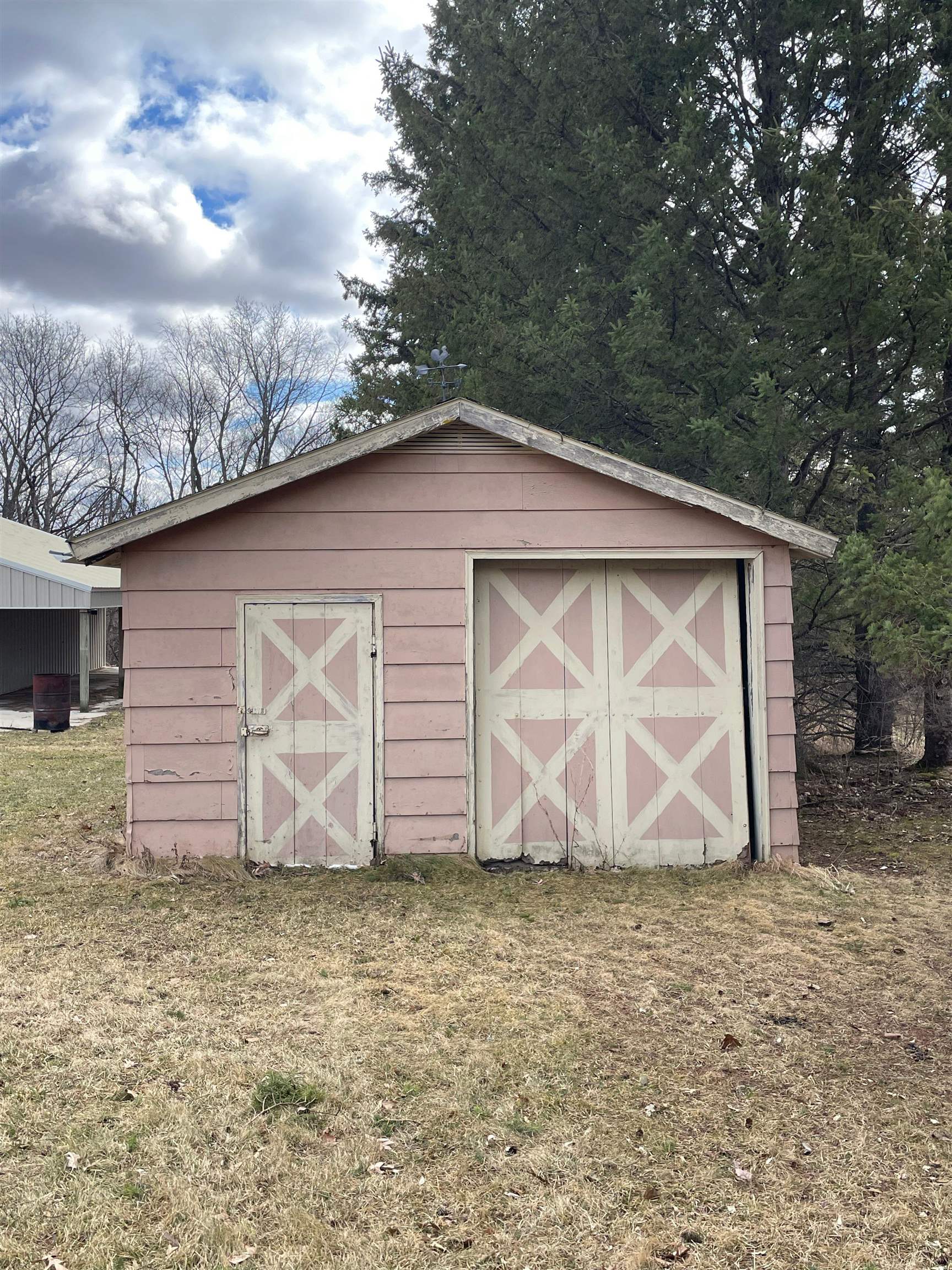 N2349 Overgaard Road Elroy, WI 53929 - Photo 8 of 36