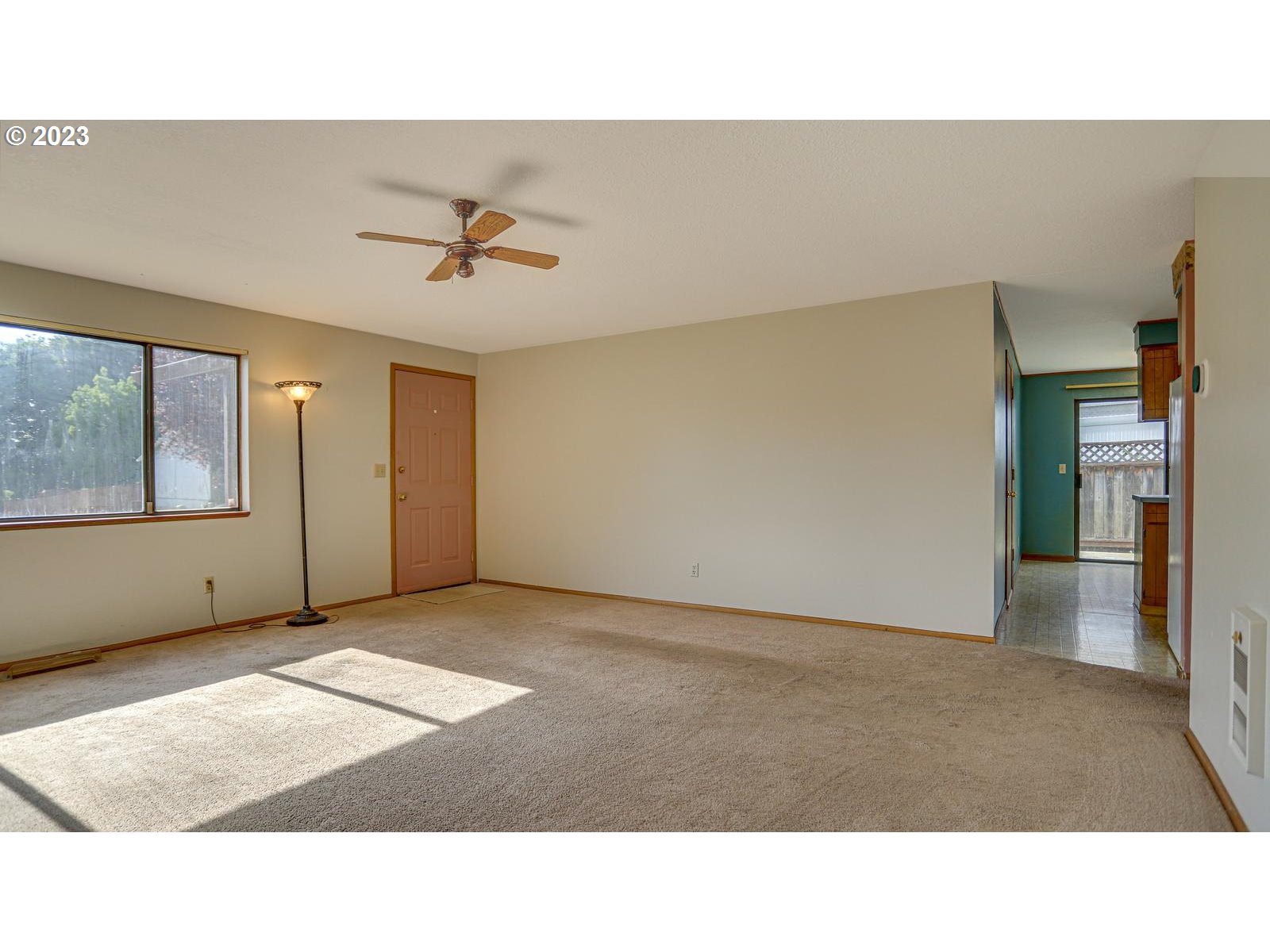 37665 Sandy Heights Street Sandy, OR 97055 - Photo 6 of 27 Gallery Image 6