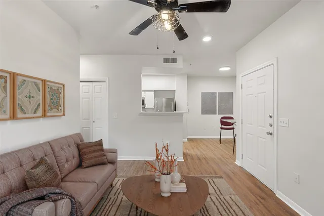 $155,000 | 2320 Gracy Farms Lane, Unit 323, Austin, TX 78758