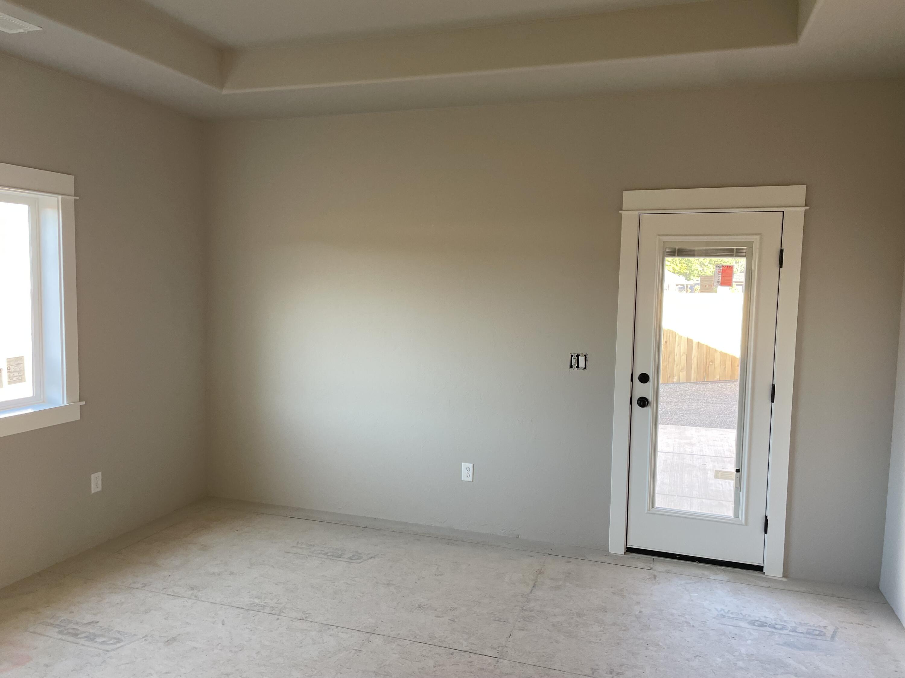 2758 Roberts Road Medford, OR 97504 - Photo 15 of 21 Master Bedroom