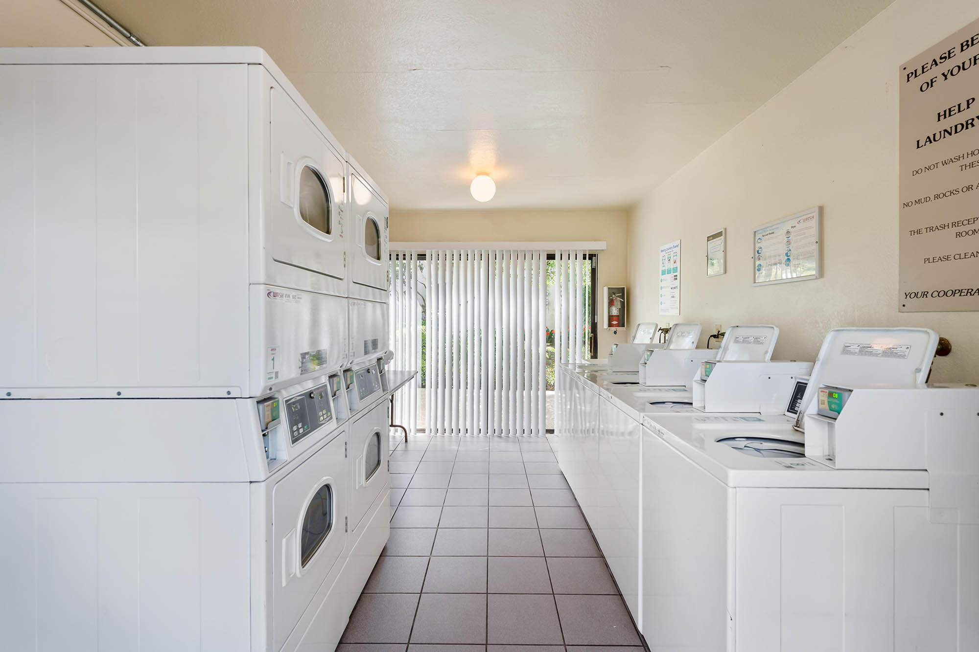 3375 Foothill Road, Unit 422 Carpinteria, CA 93013 - Photo 29 of 47 Laundry facilities - 3375 Foothill Rd