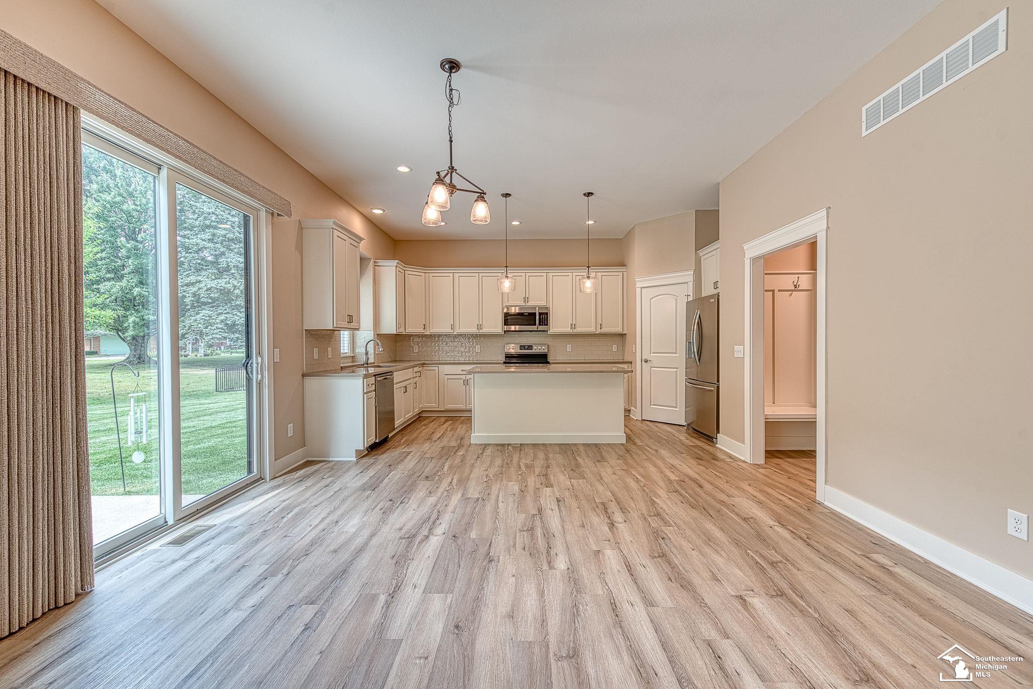 545 Rose Crest Monroe, MI 48162 - Photo 7 of 44
