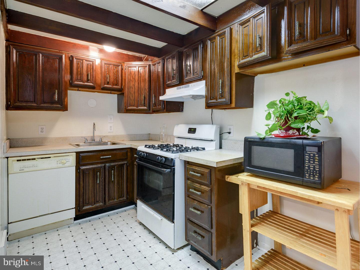 1332 Farrington Road Philadelphia, PA 19151 - Photo 12 of 22 Gallery Image 12
