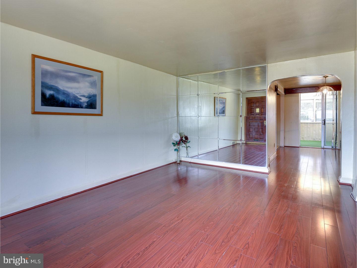 1332 Farrington Road Philadelphia, PA 19151 - Photo 6 of 22 Gallery Image 6