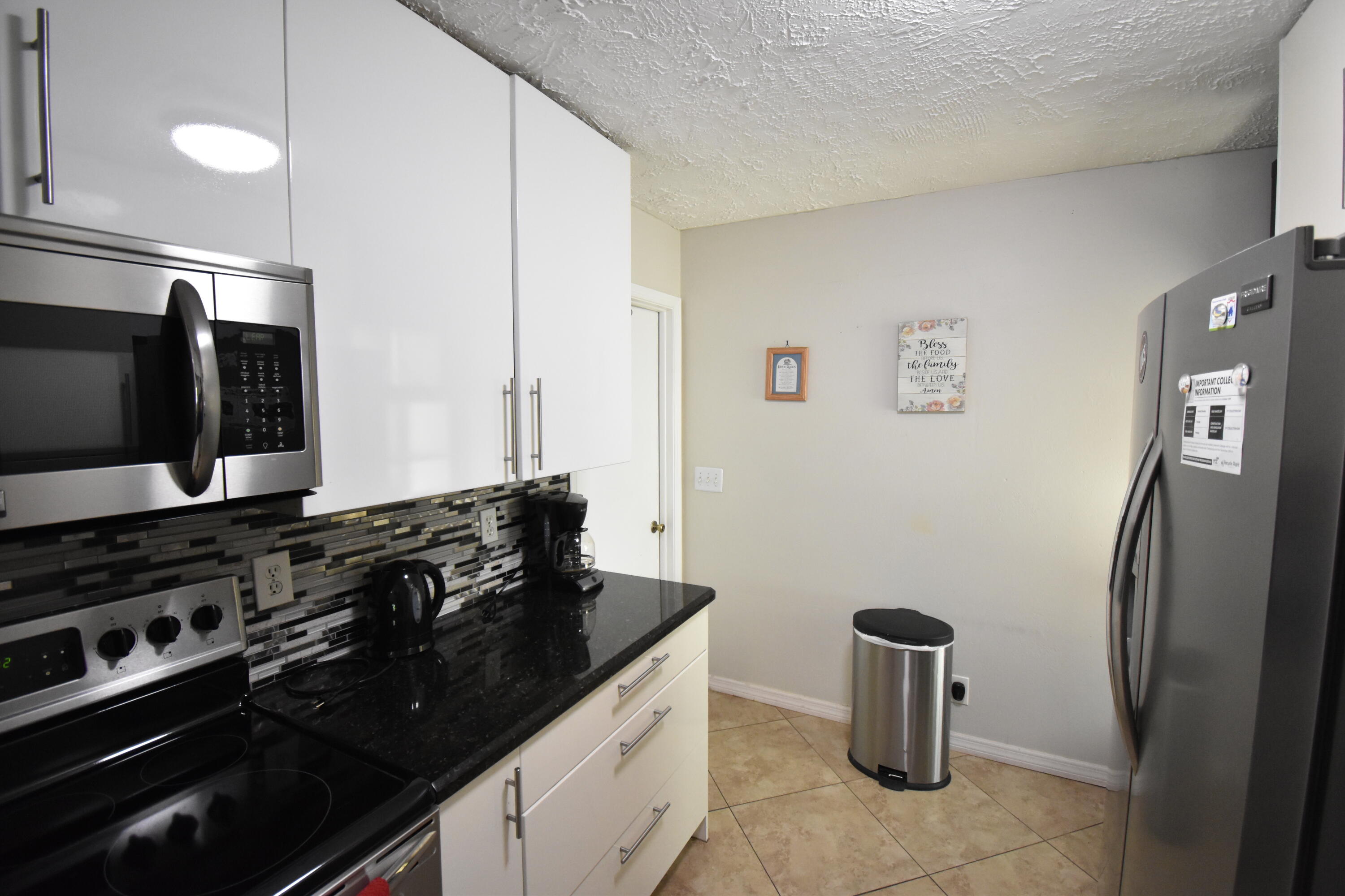 9426 Southampton Place Boca Raton, FL 33434 - Photo 7 of 36 DSC_0051