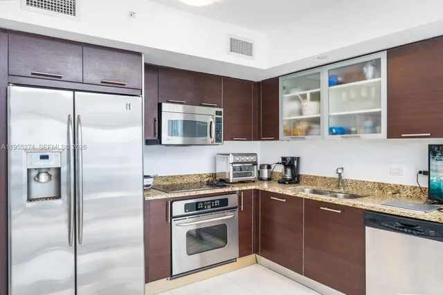 $650,000 | 41 Southeast 5th Street, Unit 1202, Miami, FL 33131