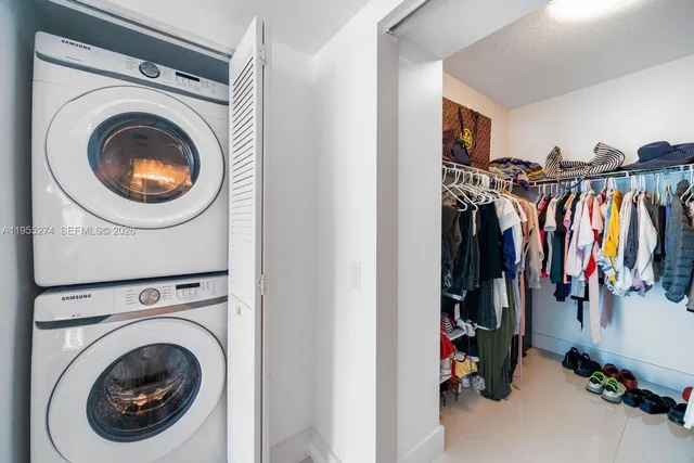 $650,000 | 41 Southeast 5th Street, Unit 1202, Miami, FL 33131