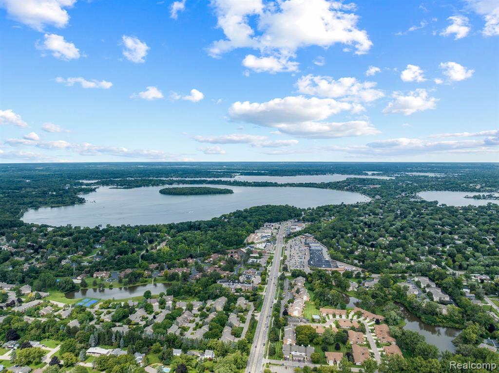 3531 Orchard Lake Road West Bloomfield, MI 48324 - Photo 9 of 12
