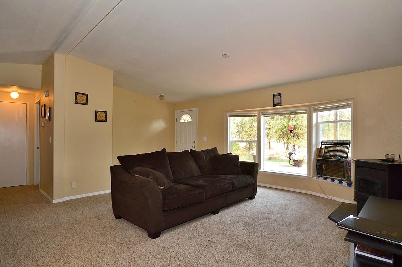 2010 East Smythe Road Spangle, WA 99031 - Photo 3 of 20