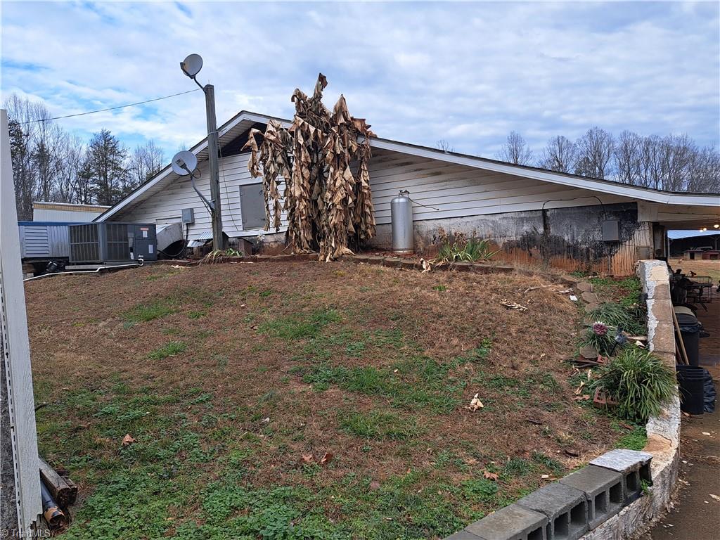 1608 Tilley Road Walnut Cove, NC 27052 - Photo 5 of 17 Gallery Image 5