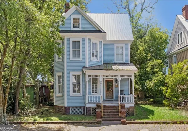 front view of house with a yard
