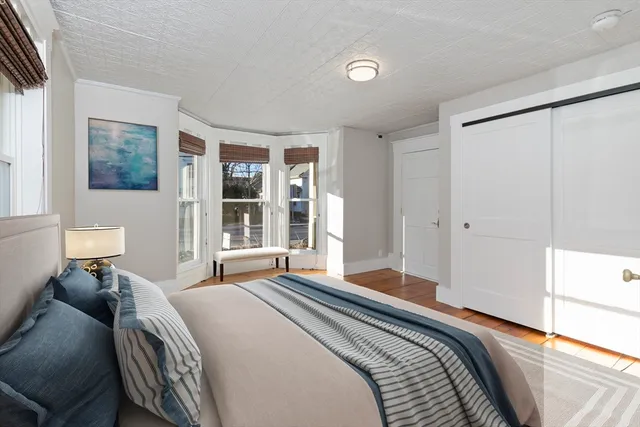 $3,000 | 117 Elm Street, Unit 1, Amesbury, MA 01913