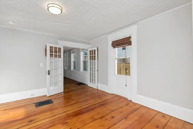 $3,000 | 117 Elm Street, Unit 1, Amesbury, MA 01913