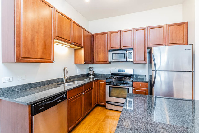 901 West Madison Street, Unit 605 Chicago, IL 60607 - Photo 15 of 34