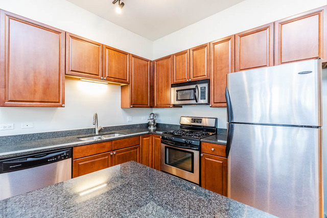 901 West Madison Street, Unit 605 Chicago, IL 60607 - Photo 16 of 34