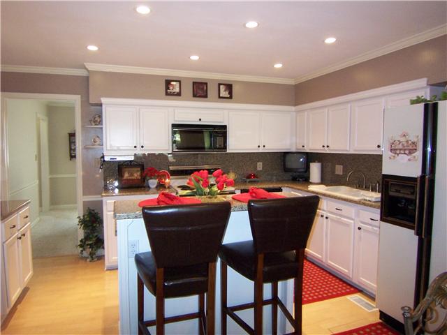 110 La View Road Hendersonville, TN 37075 - Photo 4 of 12 Updated Kitchen with Granite Counter tops & Tile Back Splash