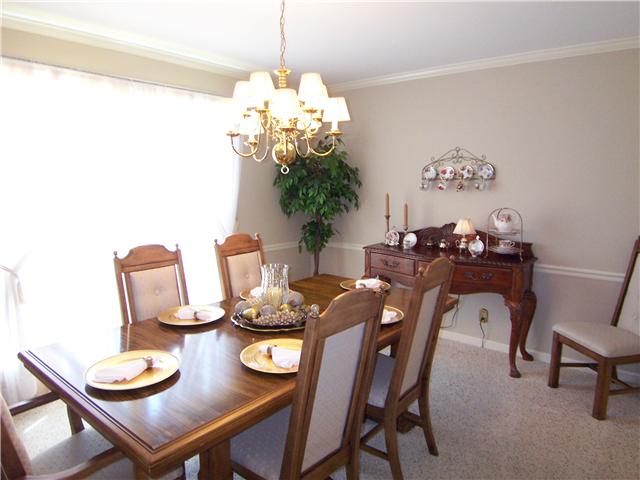 110 La View Road Hendersonville, TN 37075 - Photo 5 of 12 Large Formal Dining Room