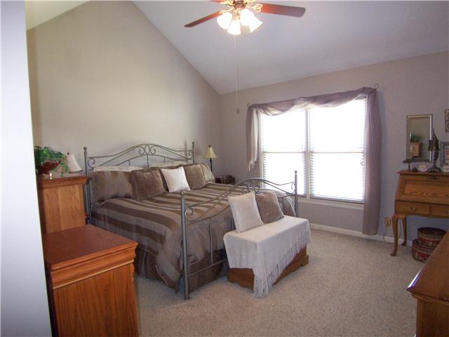 110 La View Road Hendersonville, TN 37075 - Photo 6 of 12 Master Bedroom with high ceilings