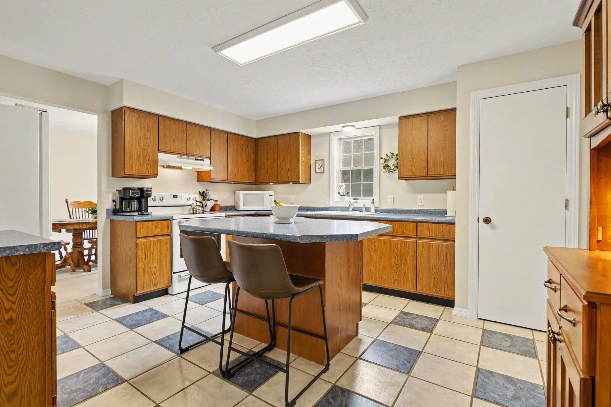 2956 West John Beers Road Stevensville, MI 49127 - Photo 13 of 29 008_file_1221