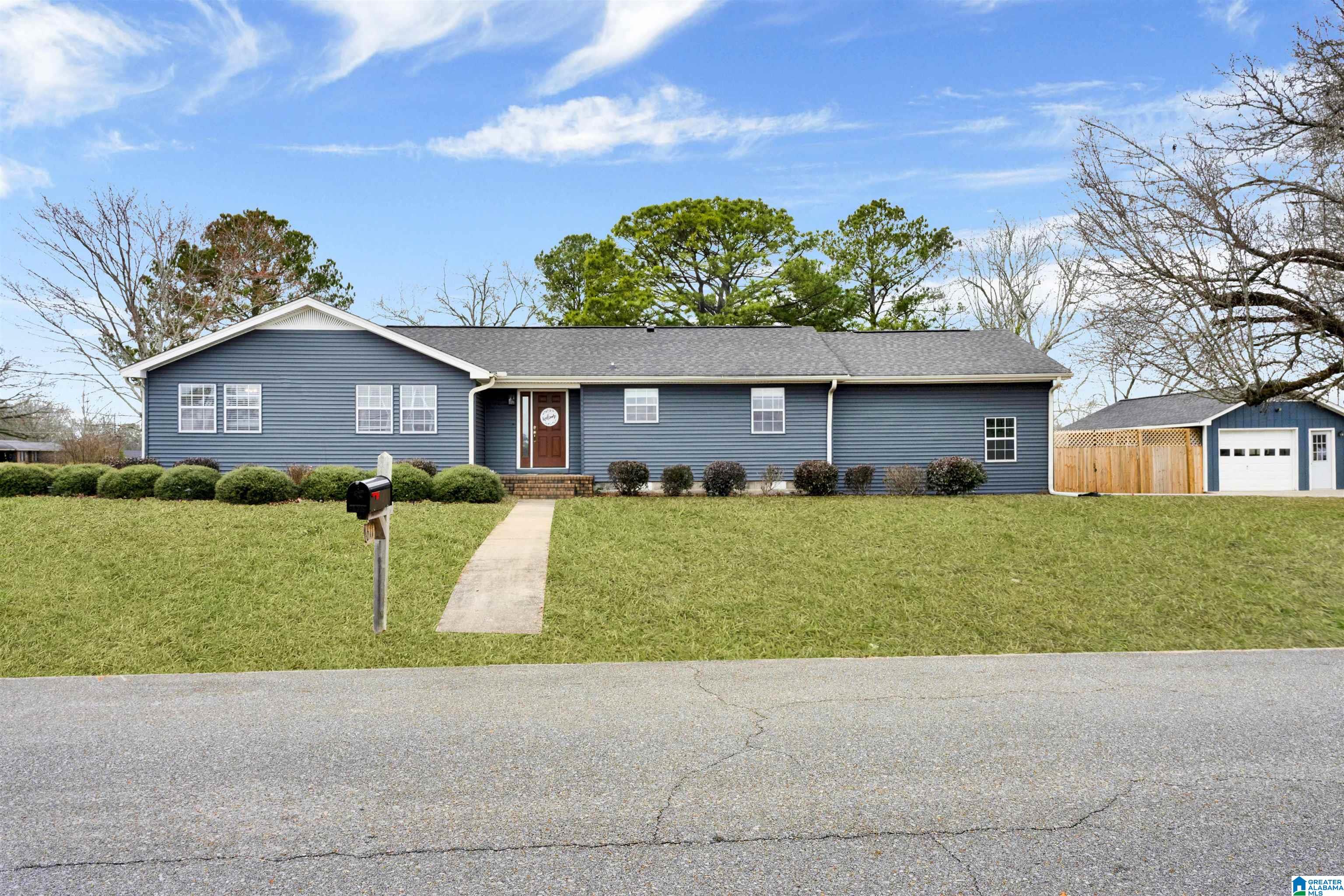 611 Dennis Street Clanton, AL 35045 - Photo 2 of 32