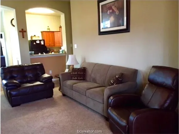 $2,000 | 2810 Silver Oak Drive, College Station, TX 77845