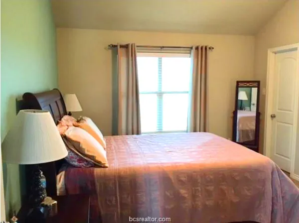 $2,000 | 2810 Silver Oak Drive, College Station, TX 77845