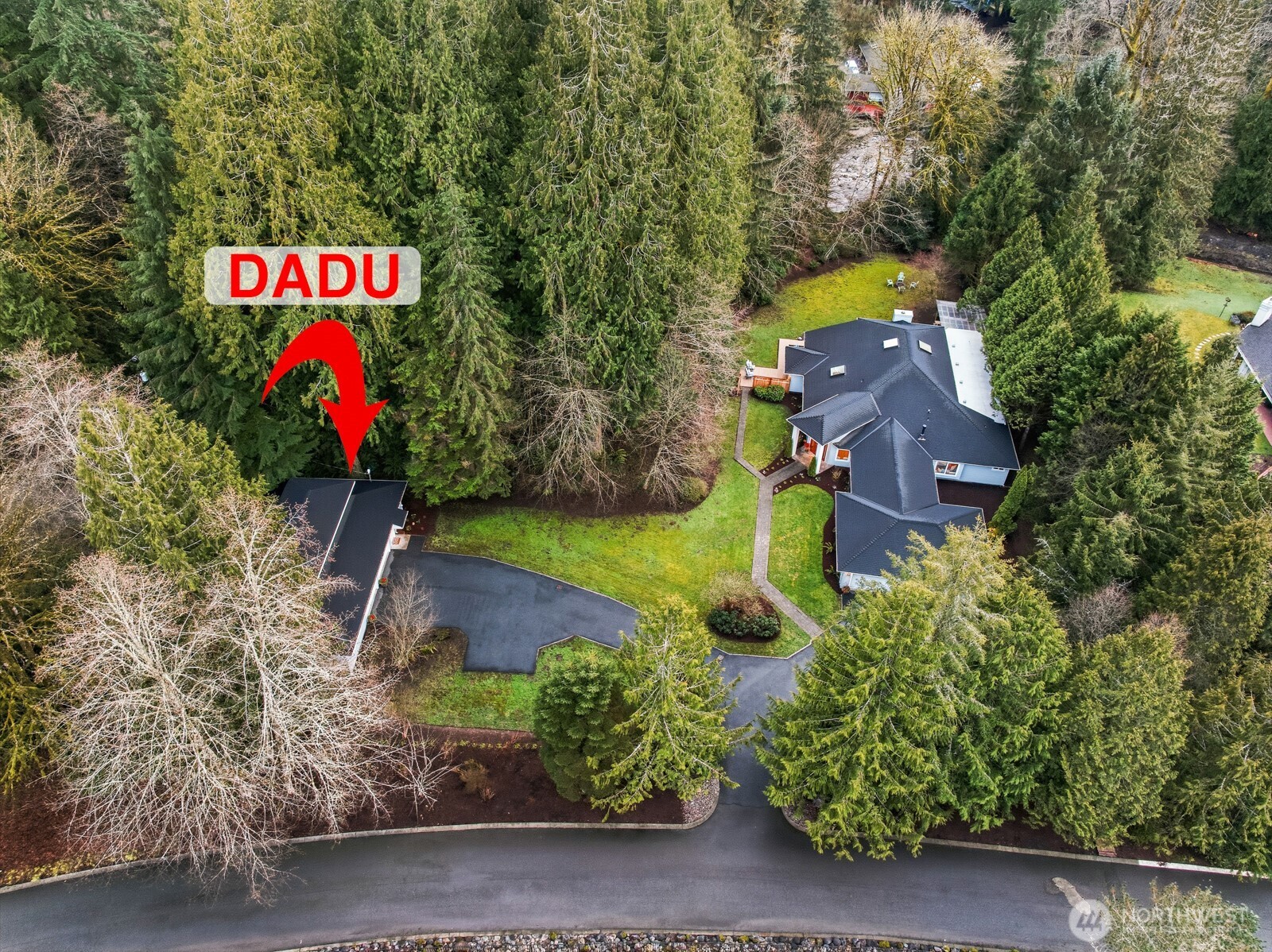 12407 Upper Preston Road Southeast Issaquah, WA 98027 - Photo 4 of 40