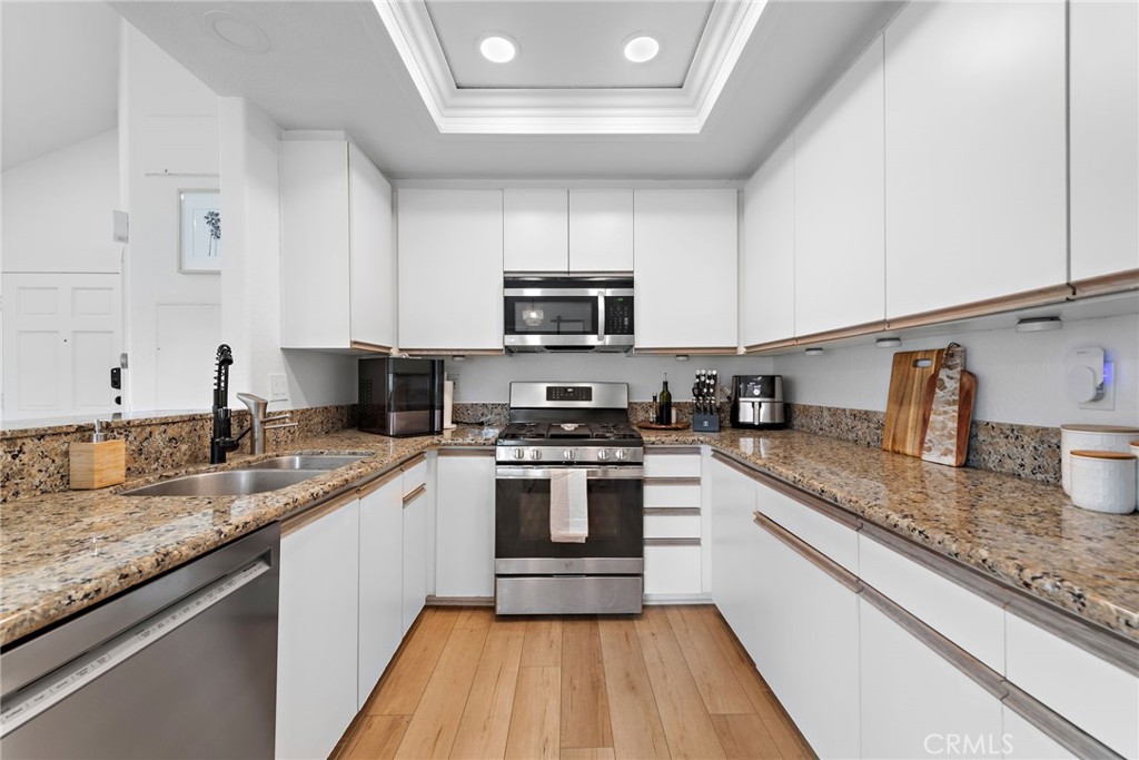 112 Cinnamon Teal Aliso Viejo, CA 92656 - Photo 8 of 32