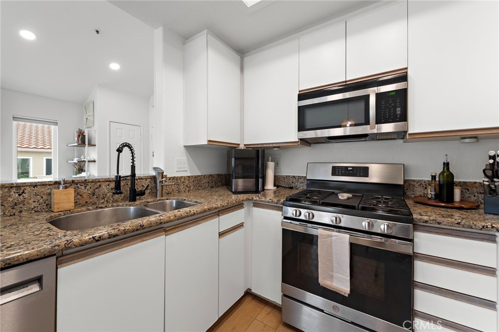 112 Cinnamon Teal Aliso Viejo, CA 92656 - Photo 9 of 32