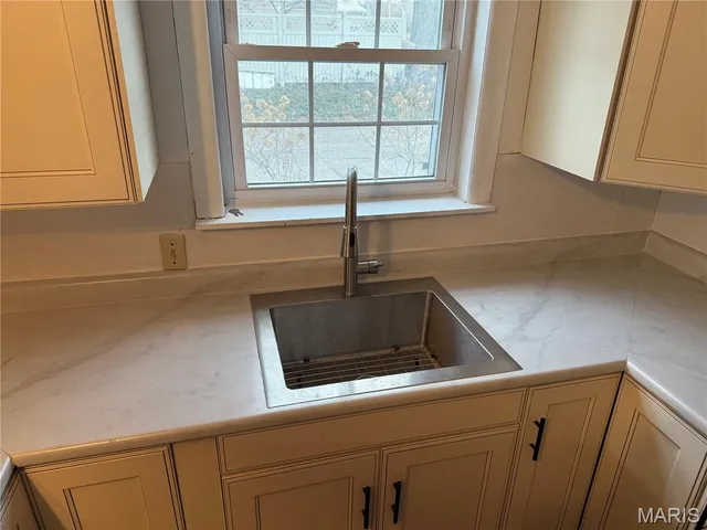 $245,000 | 2903 Edwards Street, Alton, IL 62002