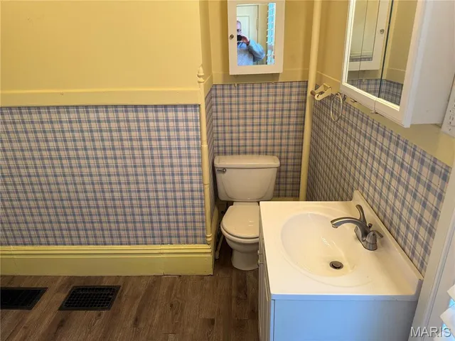 $245,000 | 2903 Edwards Street, Alton, IL 62002