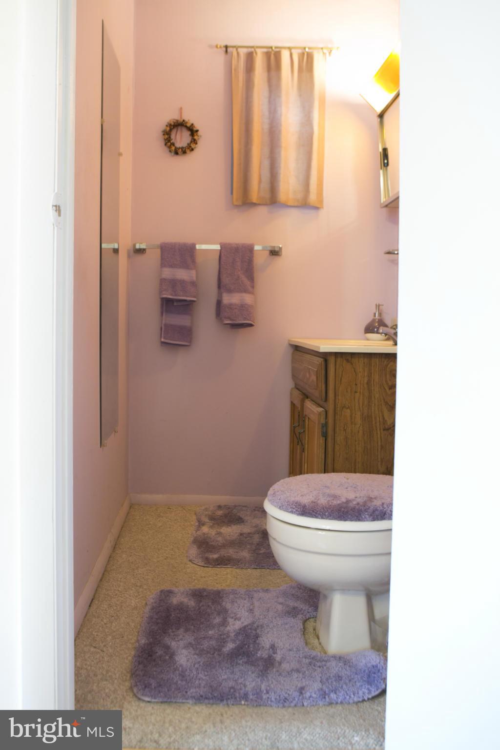 2439 Woodcroft Road Baltimore, MD 21234 - Photo 13 of 21 Bath