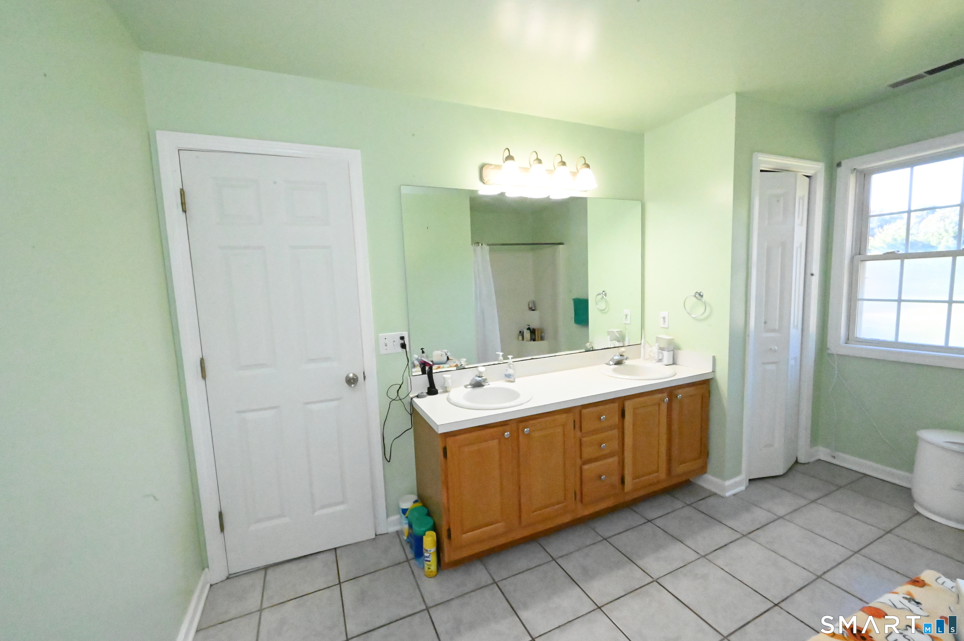 680 Totoket Road North Branford, CT 06472 - Photo 21 of 39 Gallery Image 21