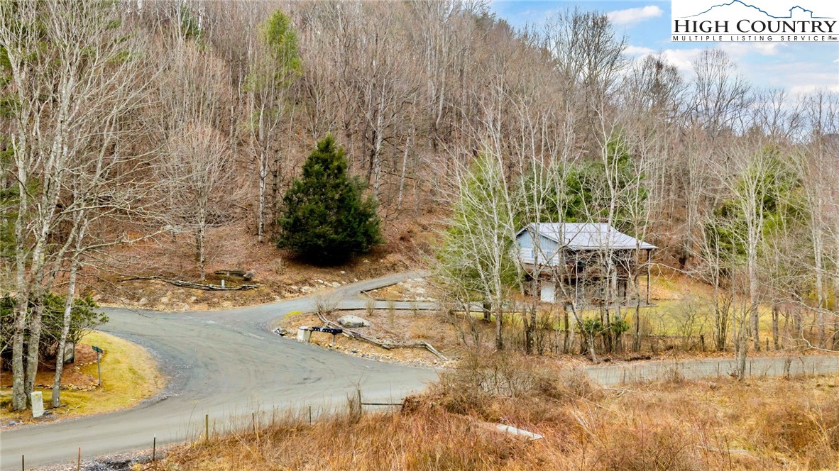 108 Chestnut Creek Road West Jefferson, NC 28694 - Photo 4 of 40