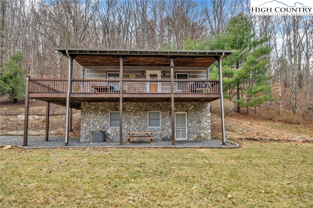 108 Chestnut Creek Road West Jefferson, NC 28694 - Photo 9 of 40