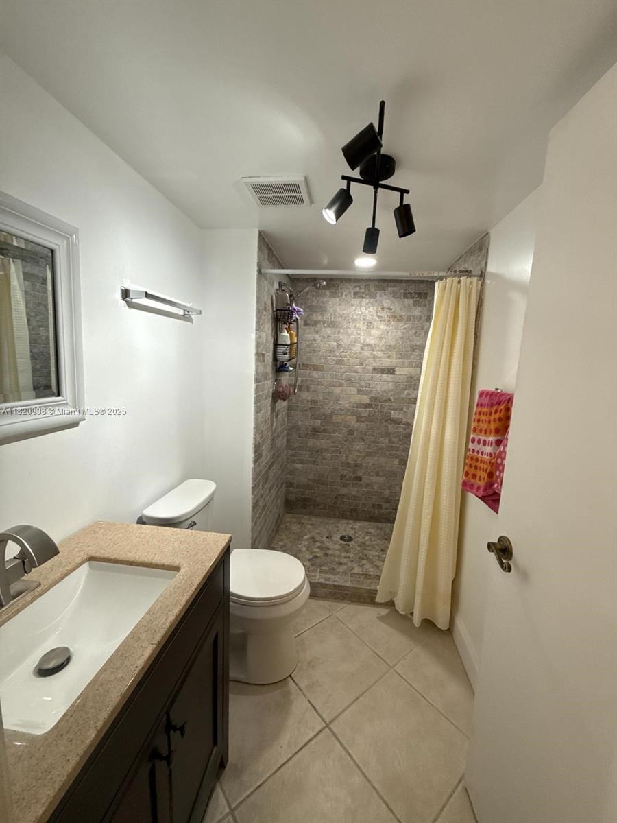 2900 Fiore Way, Unit 1080 Delray Beach, FL 33445 - Photo 6 of 20